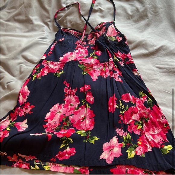 Hollister Floral Dress - Picture 4 of 4